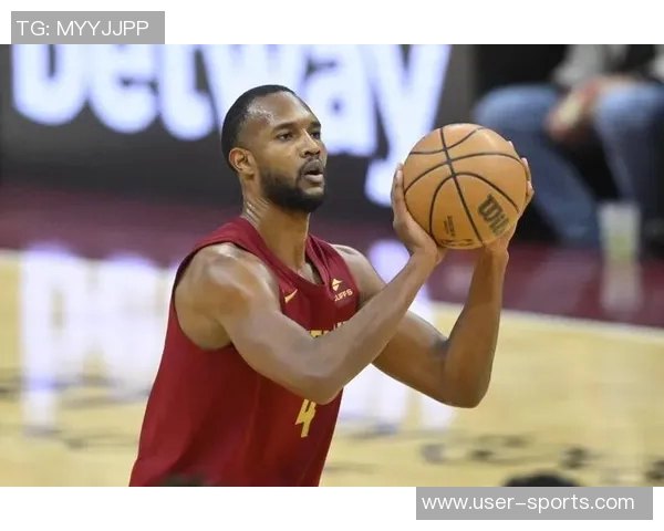 内线支柱纳吉全场表现回顾12投4中贡献11分12篮板2助攻2盖帽 内线支柱纳吉全场表现回顾12投4中贡献11分12篮板2助攻2盖帽