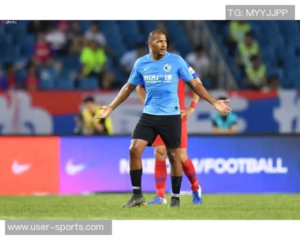 盐贝健人成为荷甲历史首位替补打进10球的球员展现惊人潜力